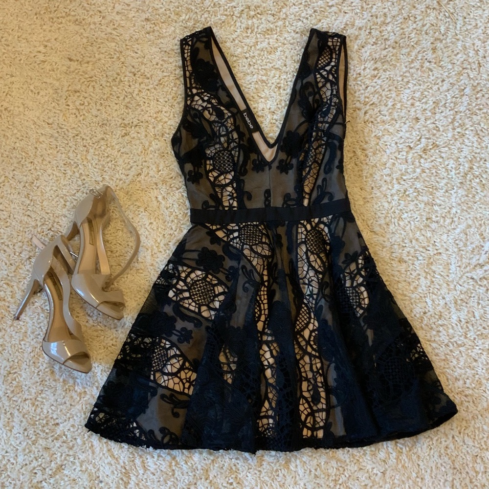 Black & Nude Lace Deep Cut BEBE Dress